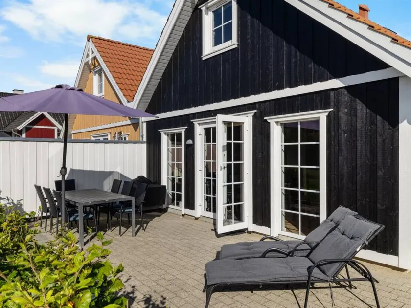 Child-friendly charming house with terrace, barbeque & sauna | Sea view - Image 1