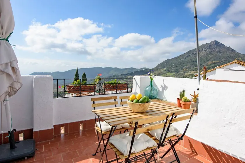 Ferienhaus 'La Casa De Eva' mit Bergblick, Gemeinschaftsterrasse und Wi-Fi - Image 1
