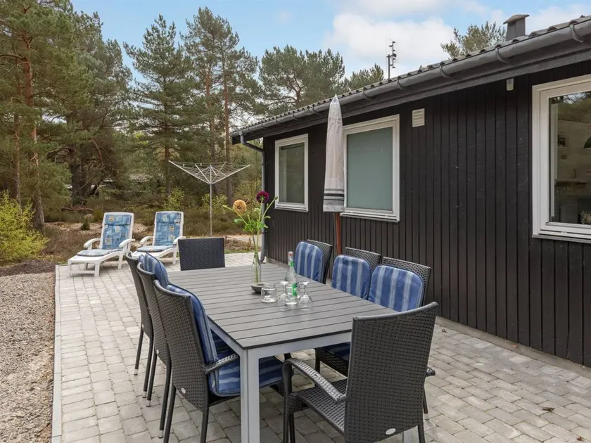 Child-friendly wonderful holiday home with terrace | Next to the beach - Image 1