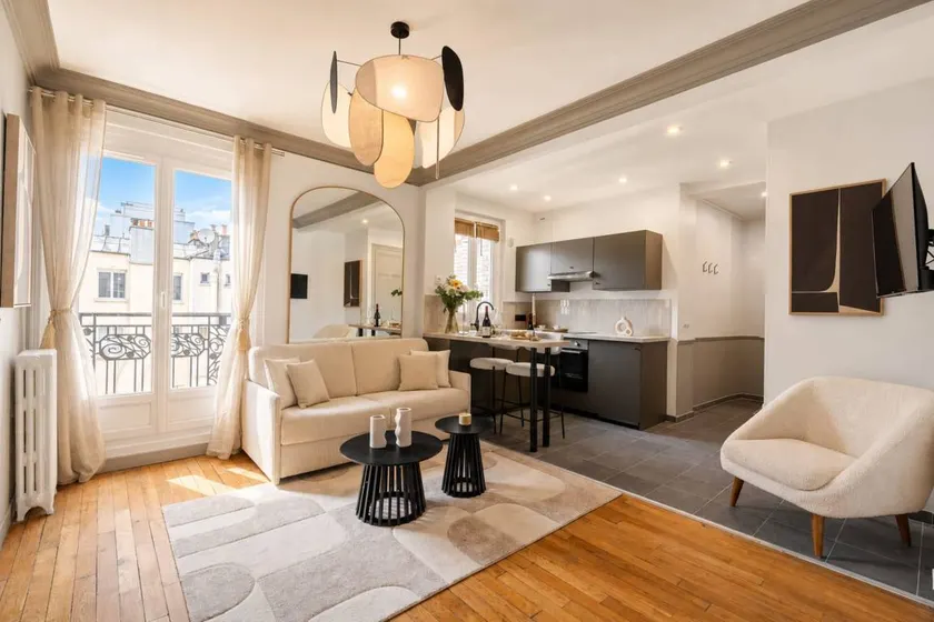 Family-friendly flat with fast internet - Image 1