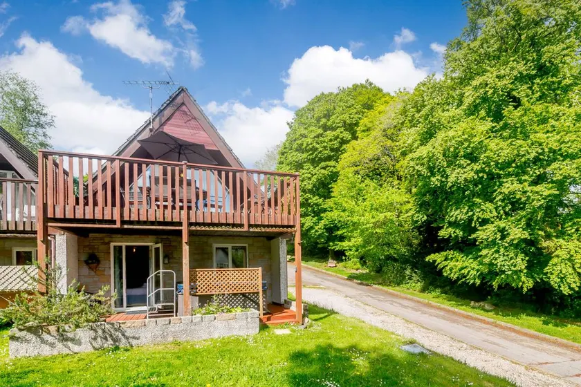 Cottage with jacuzzi, pool & garden - Image 1