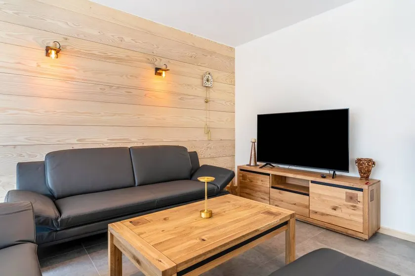Fully equipped beautiful holiday apartment with garden, sauna & terrace | Mountain view | Pet-friendly - Image 1