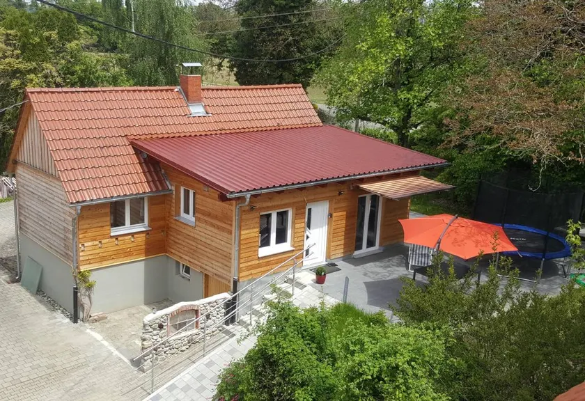 Holiday home with BBQ, terrace & garden | Garden view - Image 1