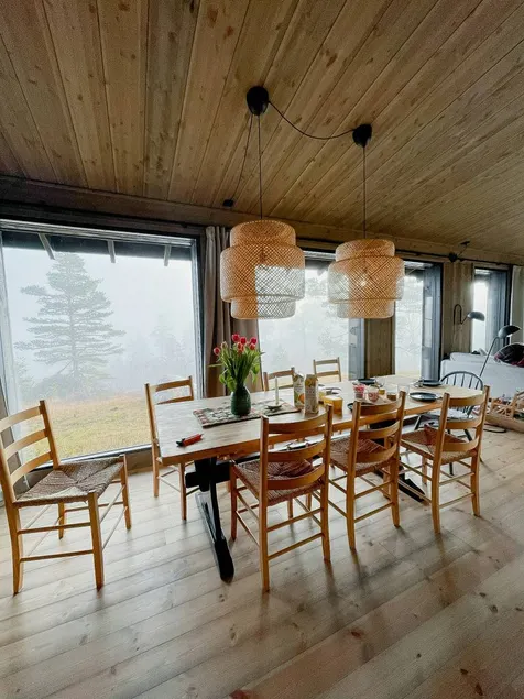 House with terrace - Image 1