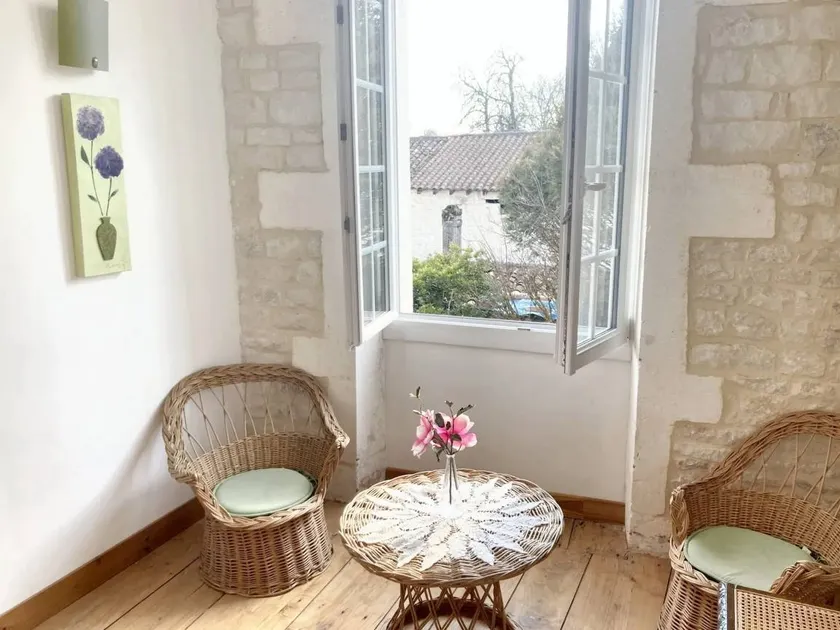 Maison avec jardin, barbecue et terrasse - Image 1