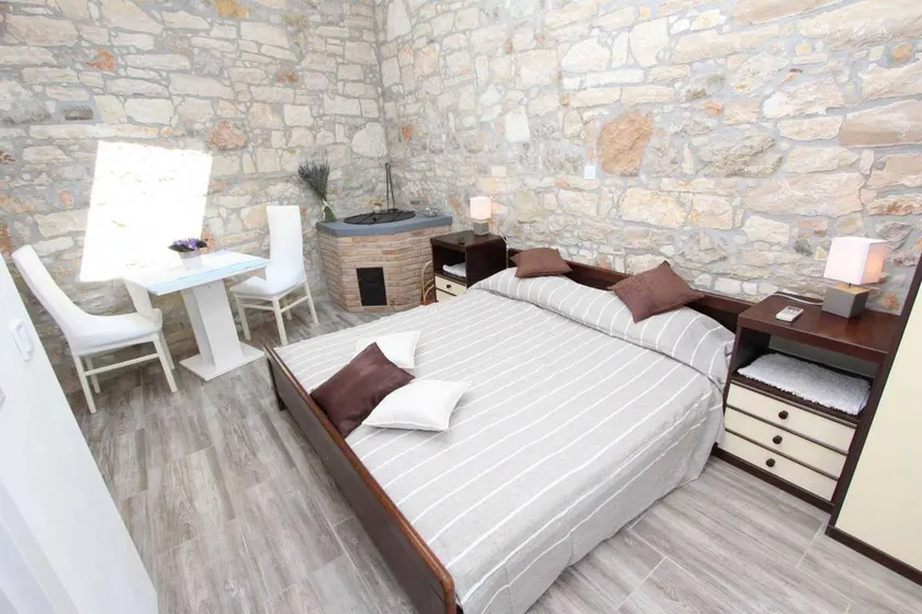 Child-friendly studio with terrace - Image 1