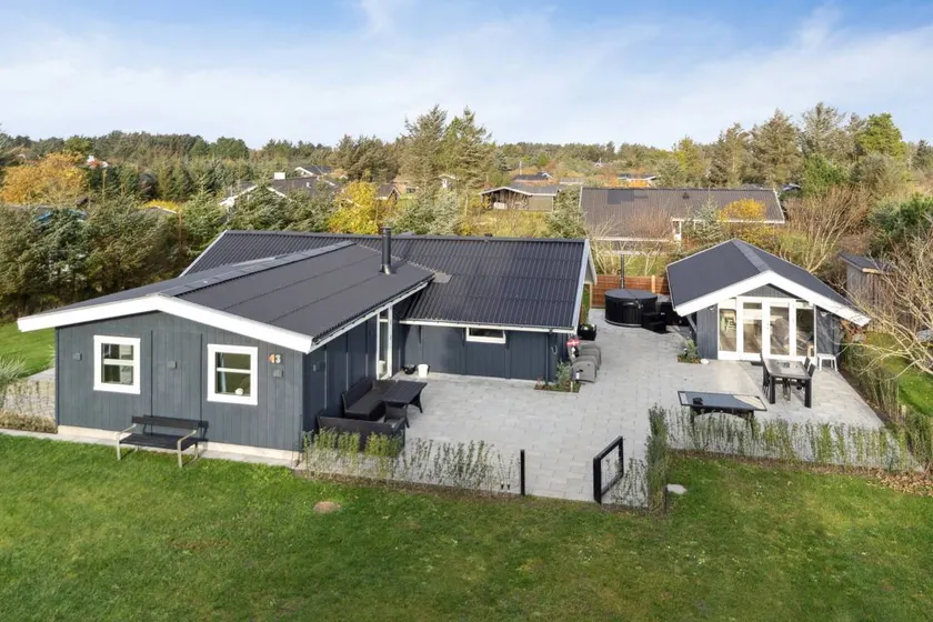 Holiday Paradise near Grønhøj Beach - Image 1
