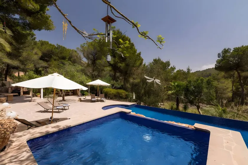 Villa with terrace, garden & pool | Garden view | Suitable for remote work - Image 1