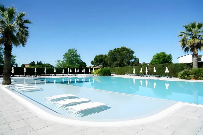 Appartement avec barbecue, terrasse et jardin | Vue jardin - Image 1
