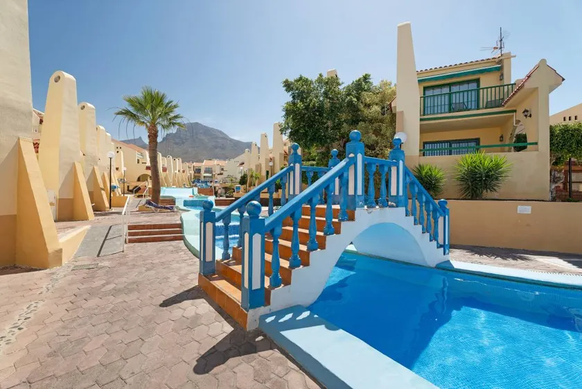 Nice flat with pool & fast internet | Beach nearby | Good for workation - Image 1
