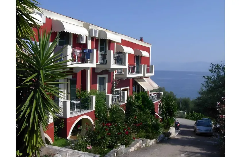 Studio Apartment 'Apraos Bay Hotel 10' with Sea View, Wi-Fi and Air Conditioning - Image 1