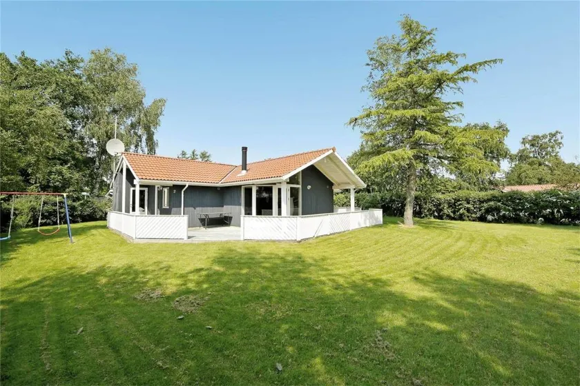 Children-friendly house with sauna, hot tub & BBQ - Image 1
