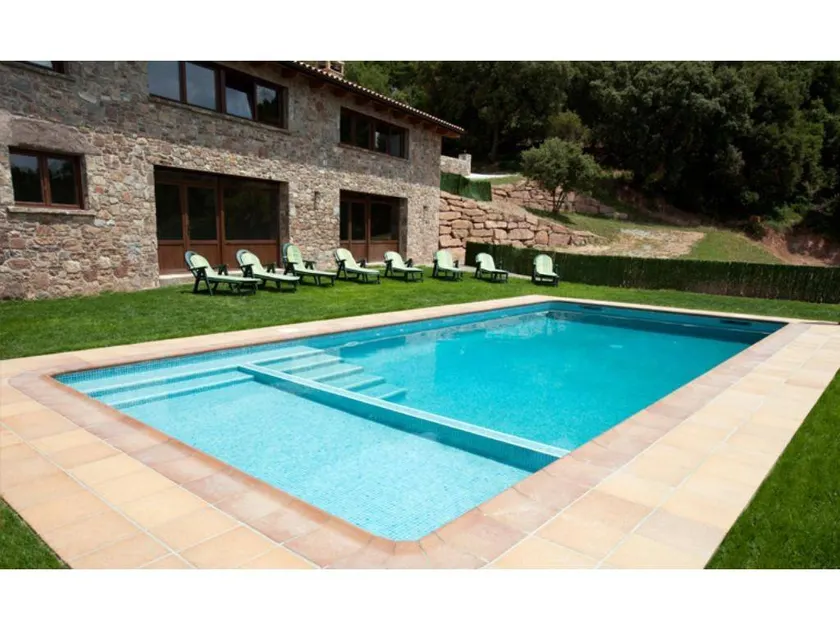 Holiday home with terrace, private pool & barbeque | Mountain view - Image 1