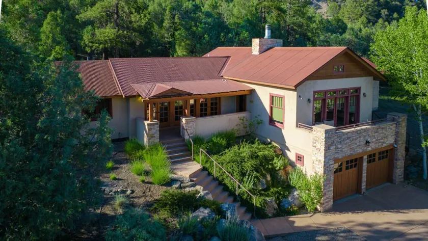 Family-oriented holiday home with barbeque | Mountain view - Image 1
