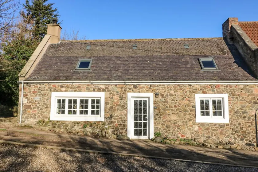 Children-friendly cottage with garden | Pets are welcome - Image 1