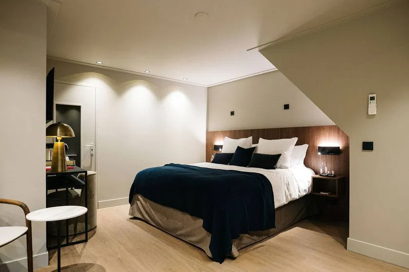 Dedicated room | City view - Image 1