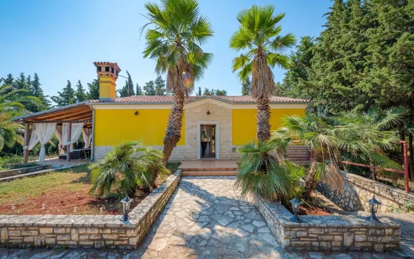 Haus ANDREA WITH POOL - Image 1