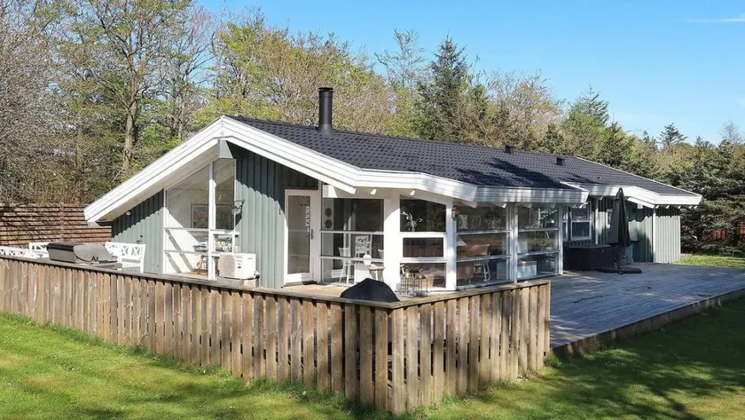 Schönes Ferienhaus mit Grill, Pool und Sauna - Image 1