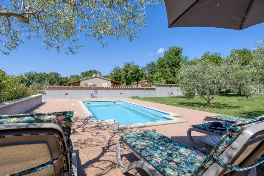 Holiday home with terrace, BBQ & private pool - Image 1