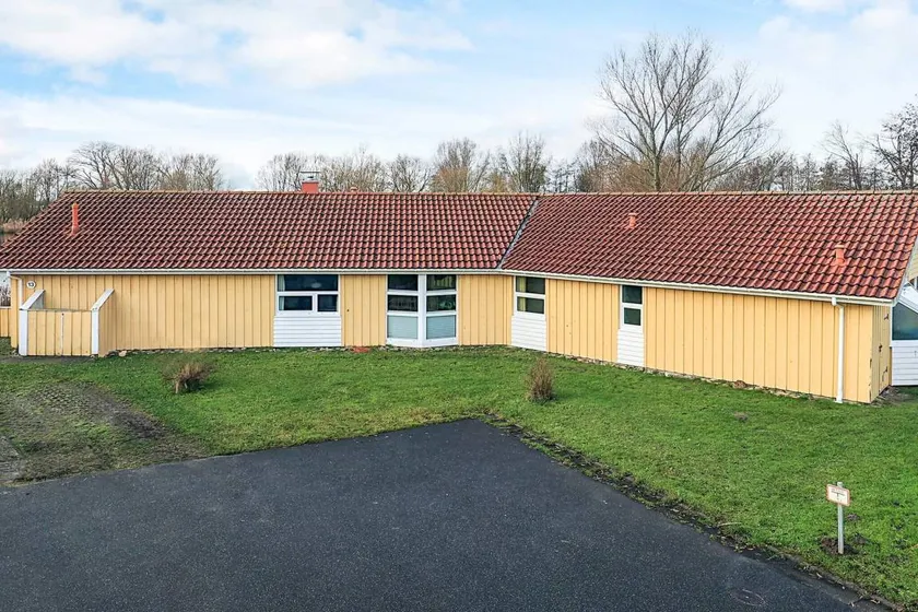 Ferienhaus mit Pool und Sauna - Image 1