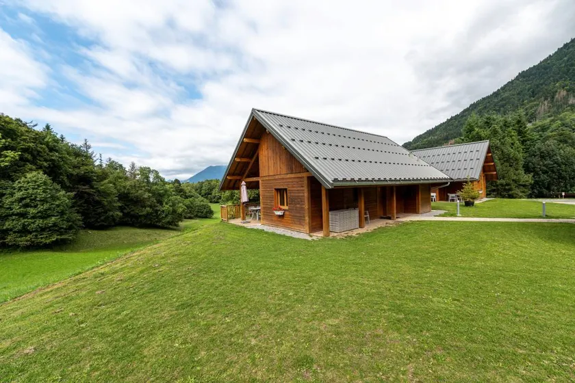 Chalet Sambuy - Val De Tamié: Cozy Retreat for Up to 10 Guests - Image 1