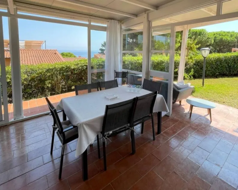 Appartamento adatto alle famiglie con giardino, piscina e terrazza - Image 1