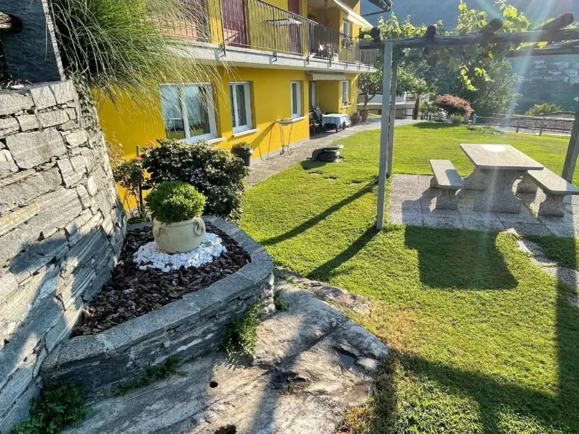 Holiday apartment with garden & barbecue - Image 1