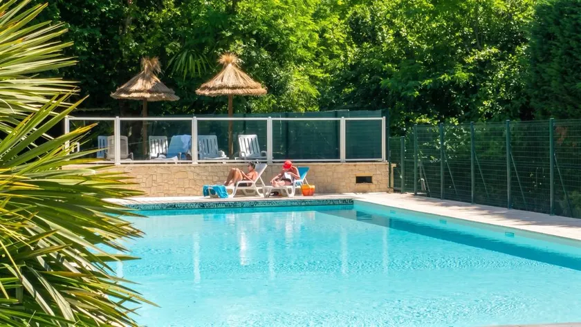 Chalet with terrace, pool & garden - Image 1