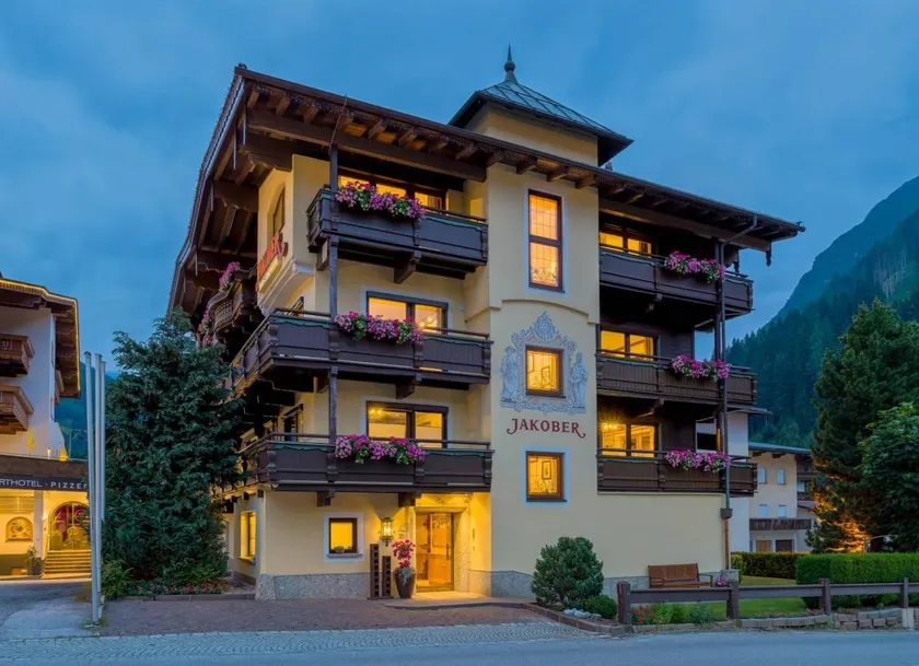 Aparthotel with sauna, BBQ & hot tub - Image 1