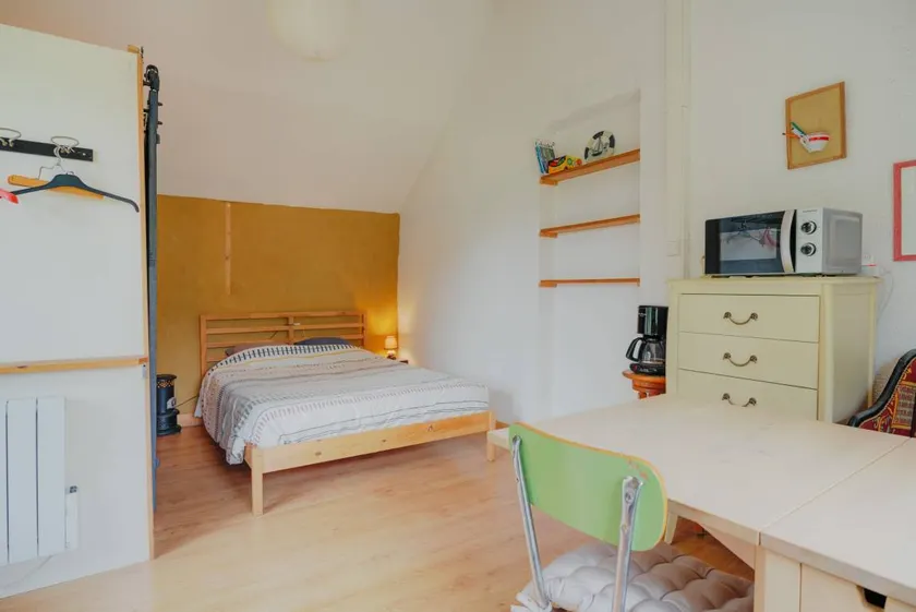 Studio with garden, fast internet & BBQ | Garden view - Image 1