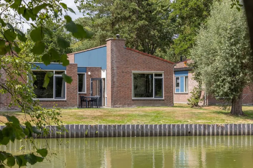Voll ausgestatteter Bungalow mit Pool, Terrasse und Sauna - Image 1