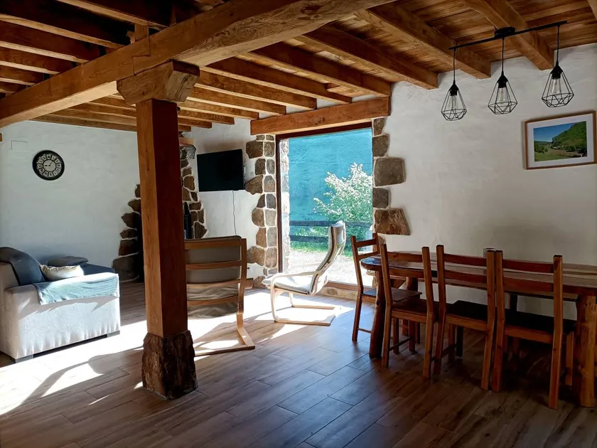 Ferienhaus mit Grill und Garten | Bergblick | Perfekt für die Arbeit von Zuhause - Image 1