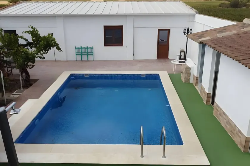 Holiday home with terrace, BBQ & pool - Image 1