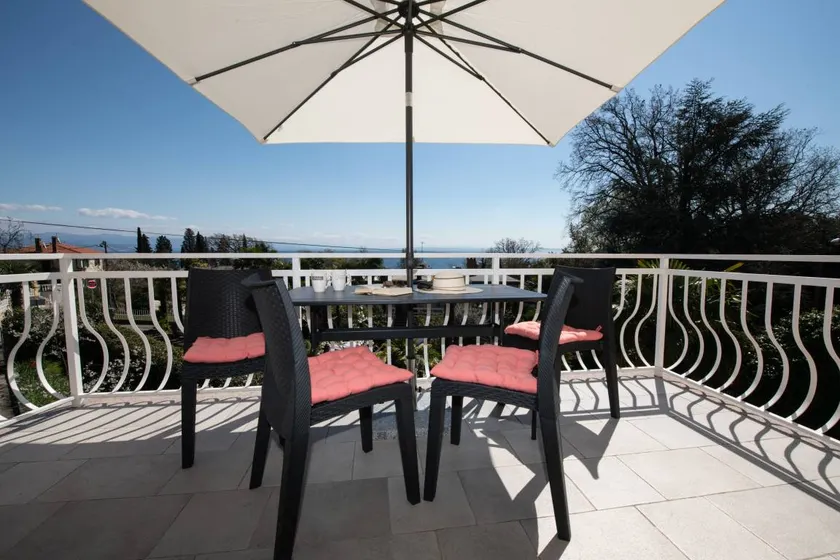 Etværelses lejlighed med terrasse og havudsigt Ika, Opatija (A-7931-b) - Image 1