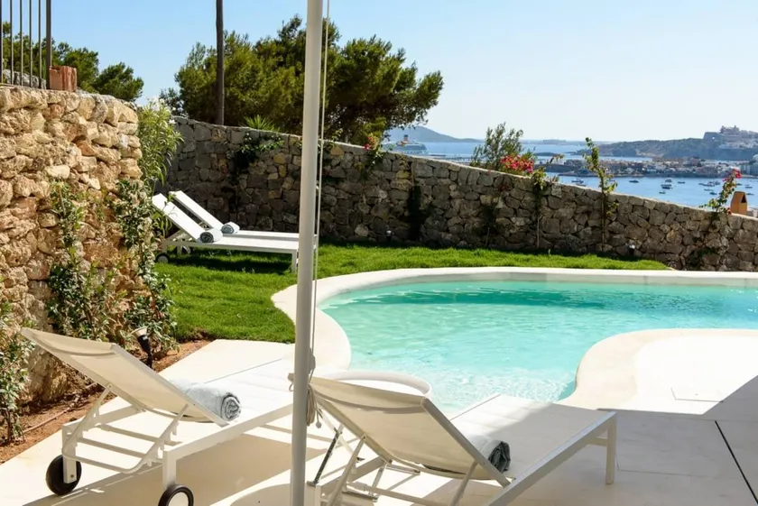 Charming Villa in Delightful Gateway - Image 1