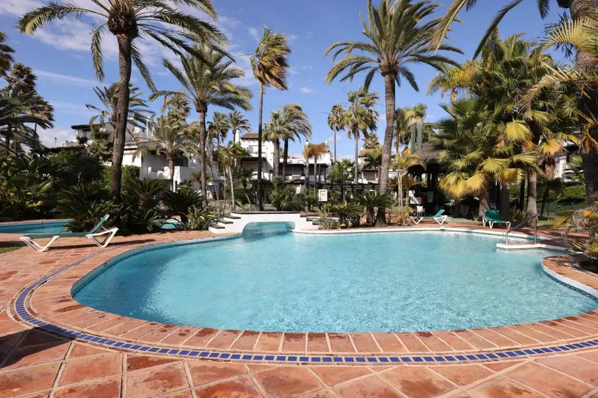 House with terrace, pool & garden | Garden view - Image 1