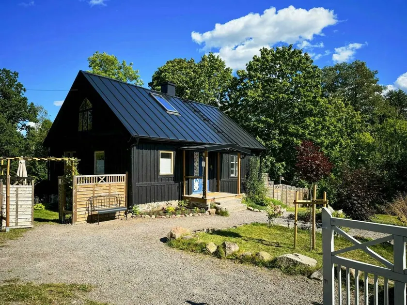 Design house with garden in the heart of Småland - Image 1