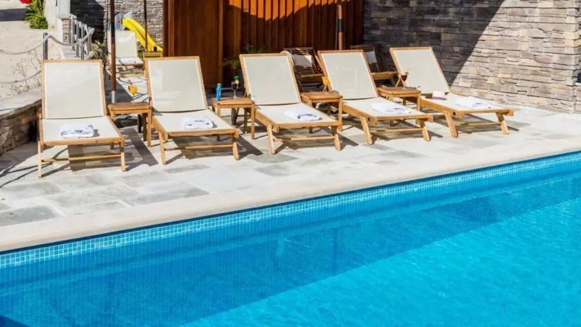 Holiday apartment with pool | Sea view - Image 1