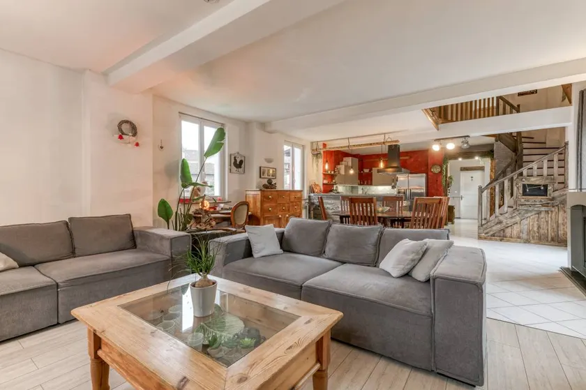 Vacation Home "Jacuzzi-Sauna Station 7 Laux" with Private Terrace, Shared Garden & Wi-Fi - Image 1