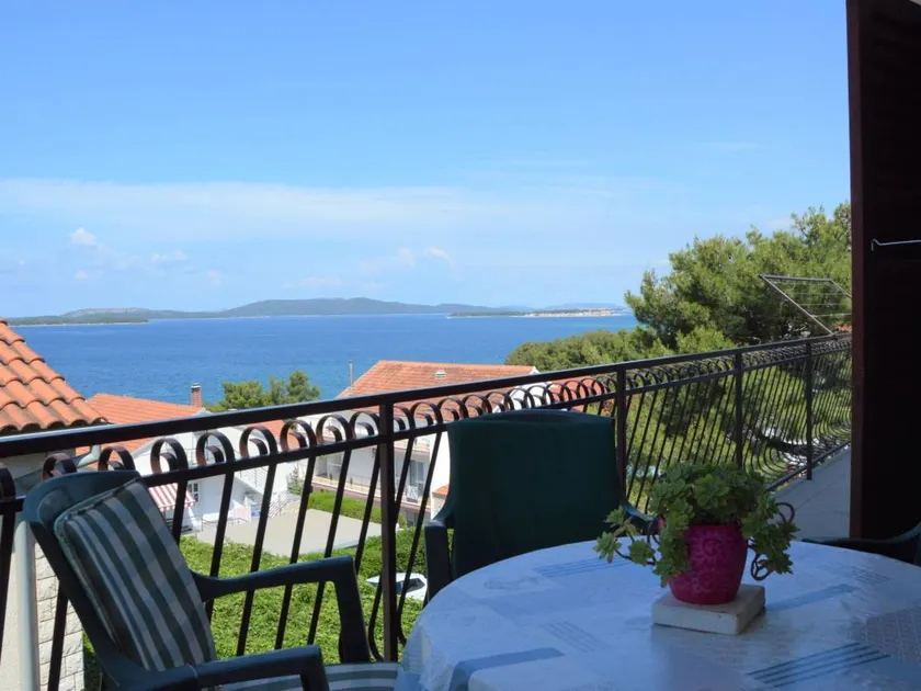 Holiday apartment with barbecue, garden & terrace | Sea view - Image 1