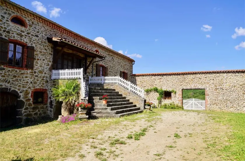 Casa vacacional con barbacoa, jardín y terraza | Vistas a la montaña | Ideal para trabajar remoto - Image 1