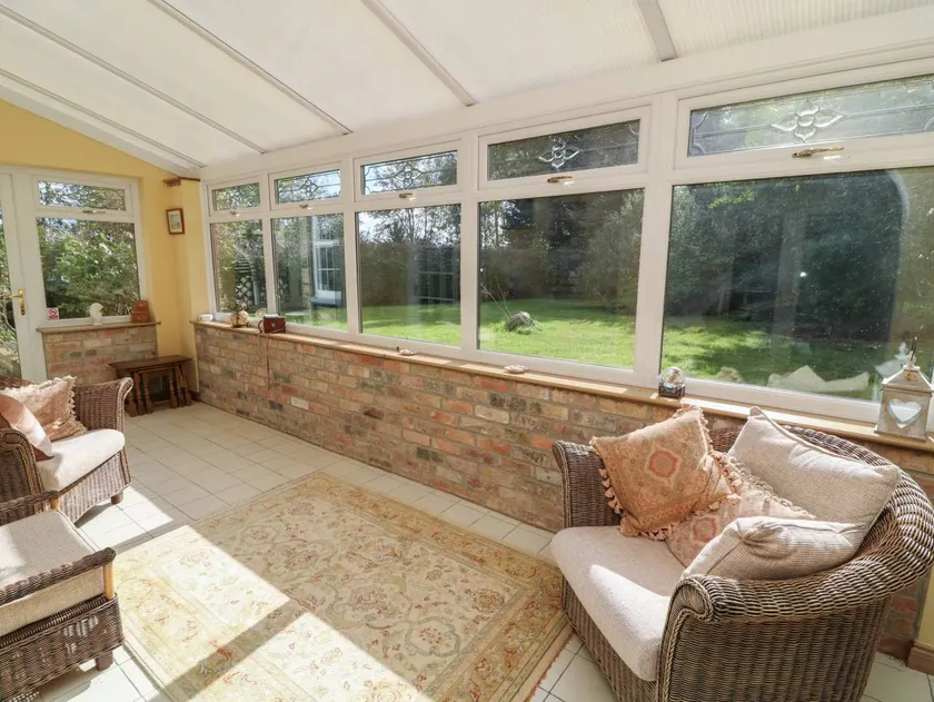 Family-oriented cottage with garden | Pets allowed - Image 1