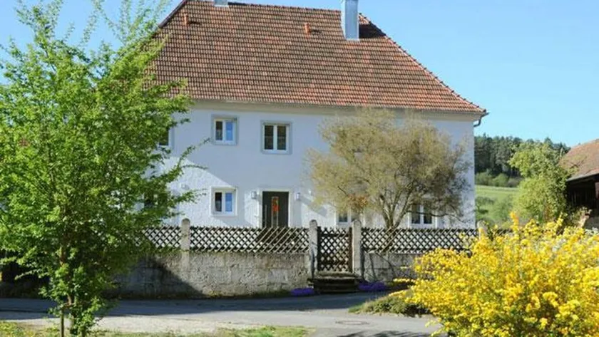 Apartment with pool, terrace & barbecue - Image 1