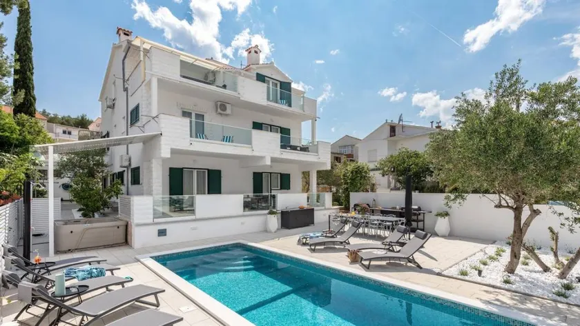 Wonderful apartment with pool, barbecue & garden | Pets are welcome - Image 1