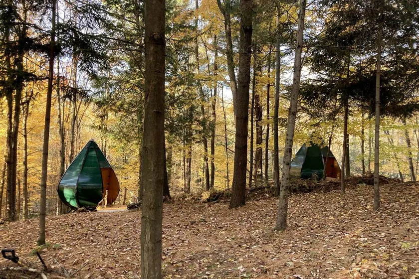 Unique Air Drop Pod Rentals for Treetop Glamping in Quebec - Image 1