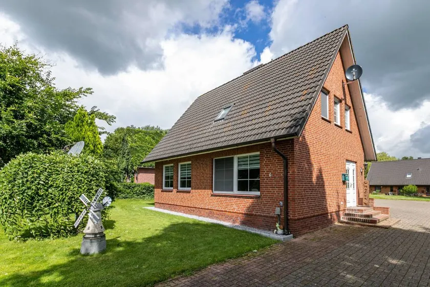 House with barbeque, terrace & garden | Garden view - Image 1
