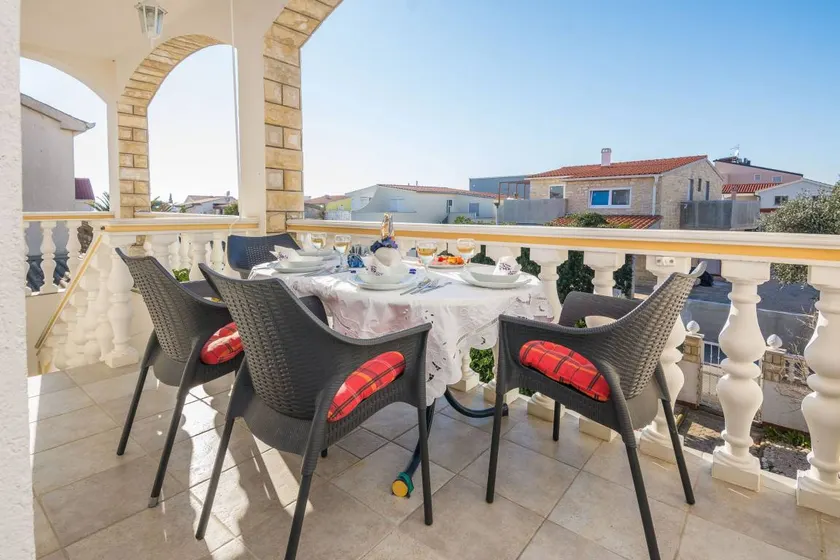 Holiday apartment with barbeque & garden | Garden view - Image 1
