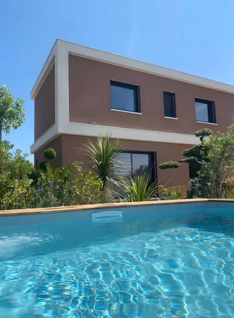 Children-friendly lovely house with garden, pool & hot tub | Garden view | Suitable for remote work - Image 1