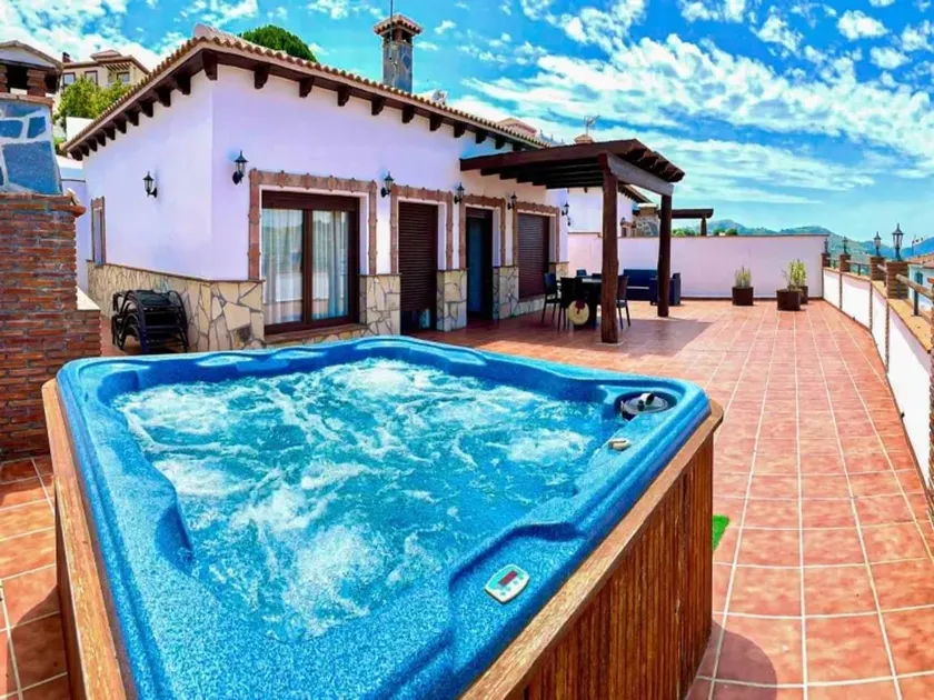 Elegant Villa with Jacuzzi in Canillas de Albaida - Image 1