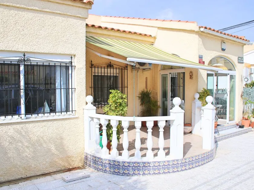 Villa with barbecue - Image 1